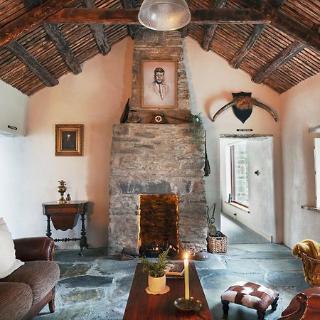 Secluded Thatched Cottage, Near Beaches & Hill Walking Rashenny Bagian luar foto