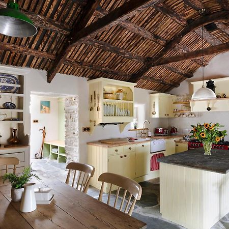 Secluded Thatched Cottage, Near Beaches & Hill Walking Rashenny Bagian luar foto